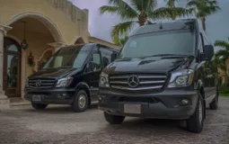 Servicio de transportación para asistentes de evento corporativo